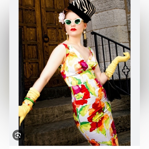 Stop Staring Camilla Floral Print Bombshell Wiggle Dress White Watercolor Med - Picture 3 of 6